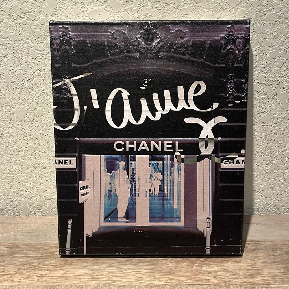 Gently used Chanel Oliver Gal art! 16” x 13”